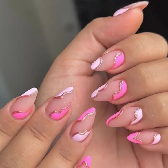 24 Pieces Fake press on nails - Picture 1 of 4